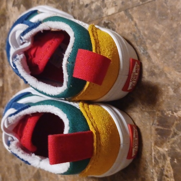 Vans - Picture 2 of 2